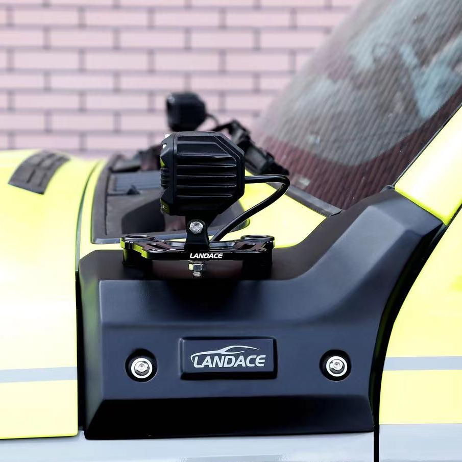 حامل الأضواء الكاشفة للدبابة Landace GWM Tank 300 A Pillar من الجيل الأول، الطراز الأساسي