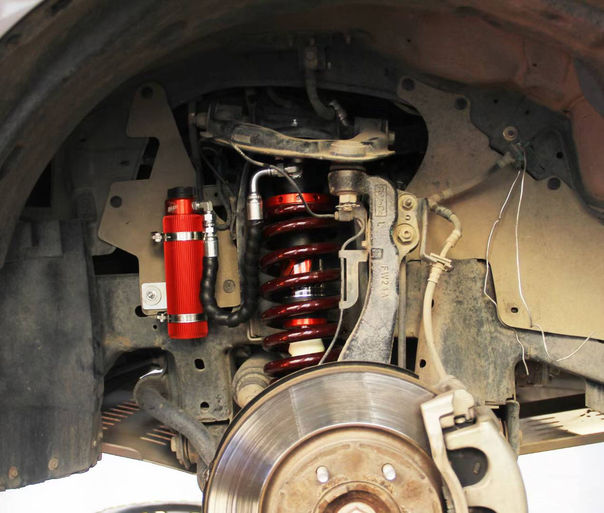 Ford Everest with SHAXI EVO73A suspension kit installed – photo 29