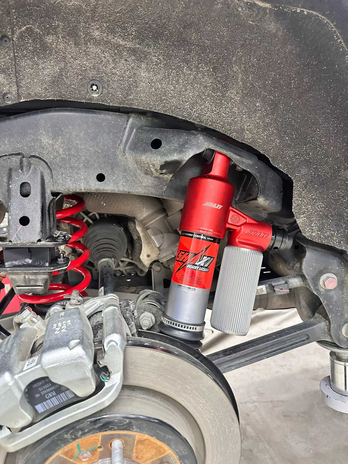 GWM Tank 500 Hi4-T PHEV with SHAXI EVO73A suspension kit installed – photo 2