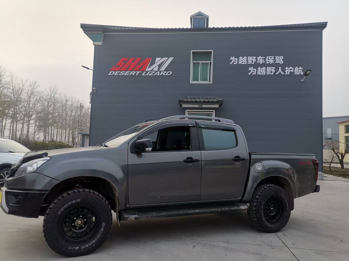Isuzu D-Max (2020+) with SHAXI EVO73A suspension kit installed – photo 1
