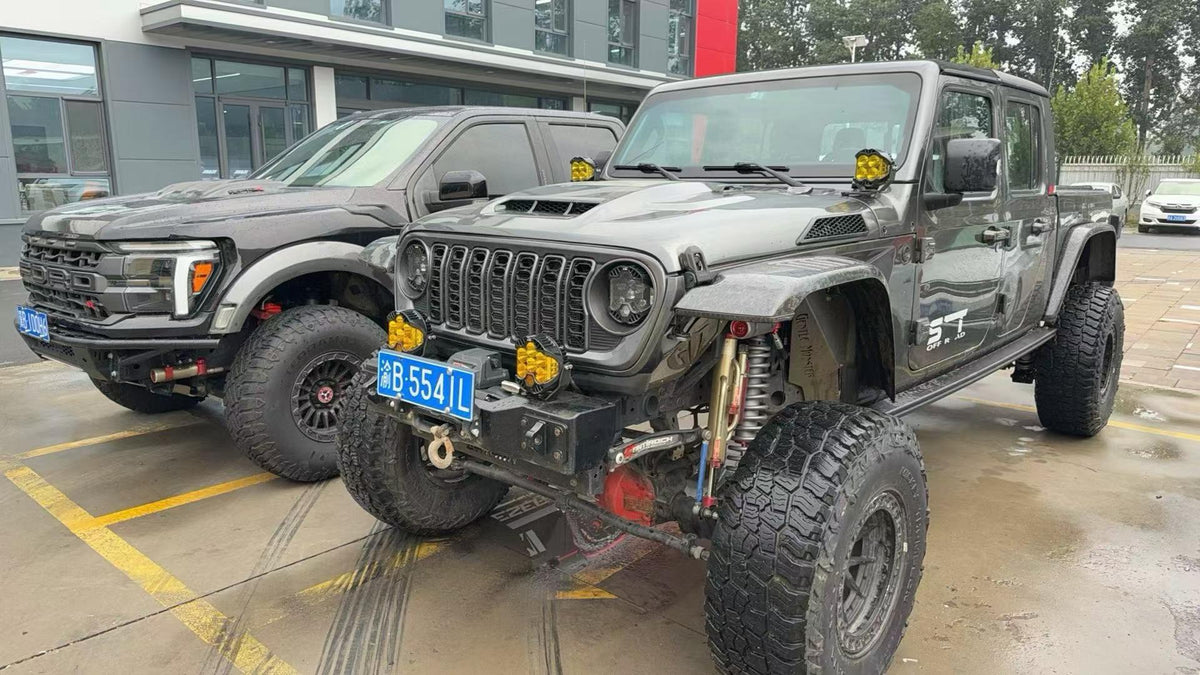 Jeep Gladiator with SHAXI EVO73A suspension kit installed – photo 1