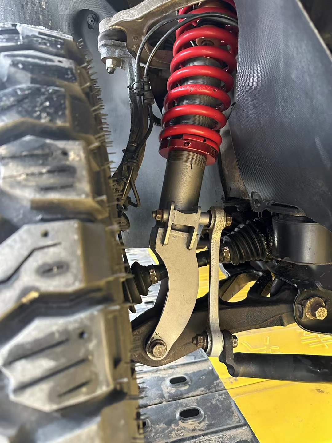 Porsche Cayenne with SHAXI EVO73 suspension kit installed – photo 3