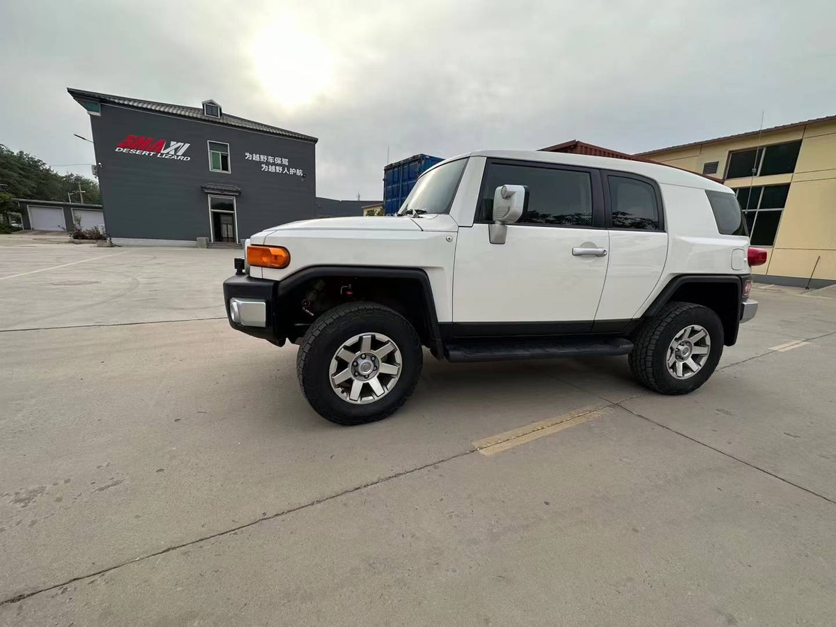 Toyota FJ Cruiser with SHAXI EVO73A suspension kit installed – photo 15