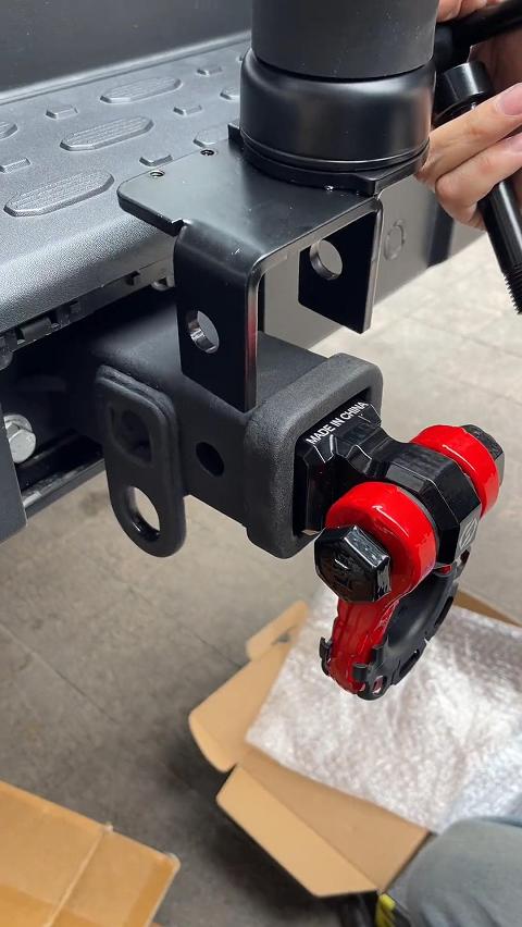 حامل الإطار الاحتياطي لمقطورة GWM Tank 300 لمنع غرق الباب الخلفي