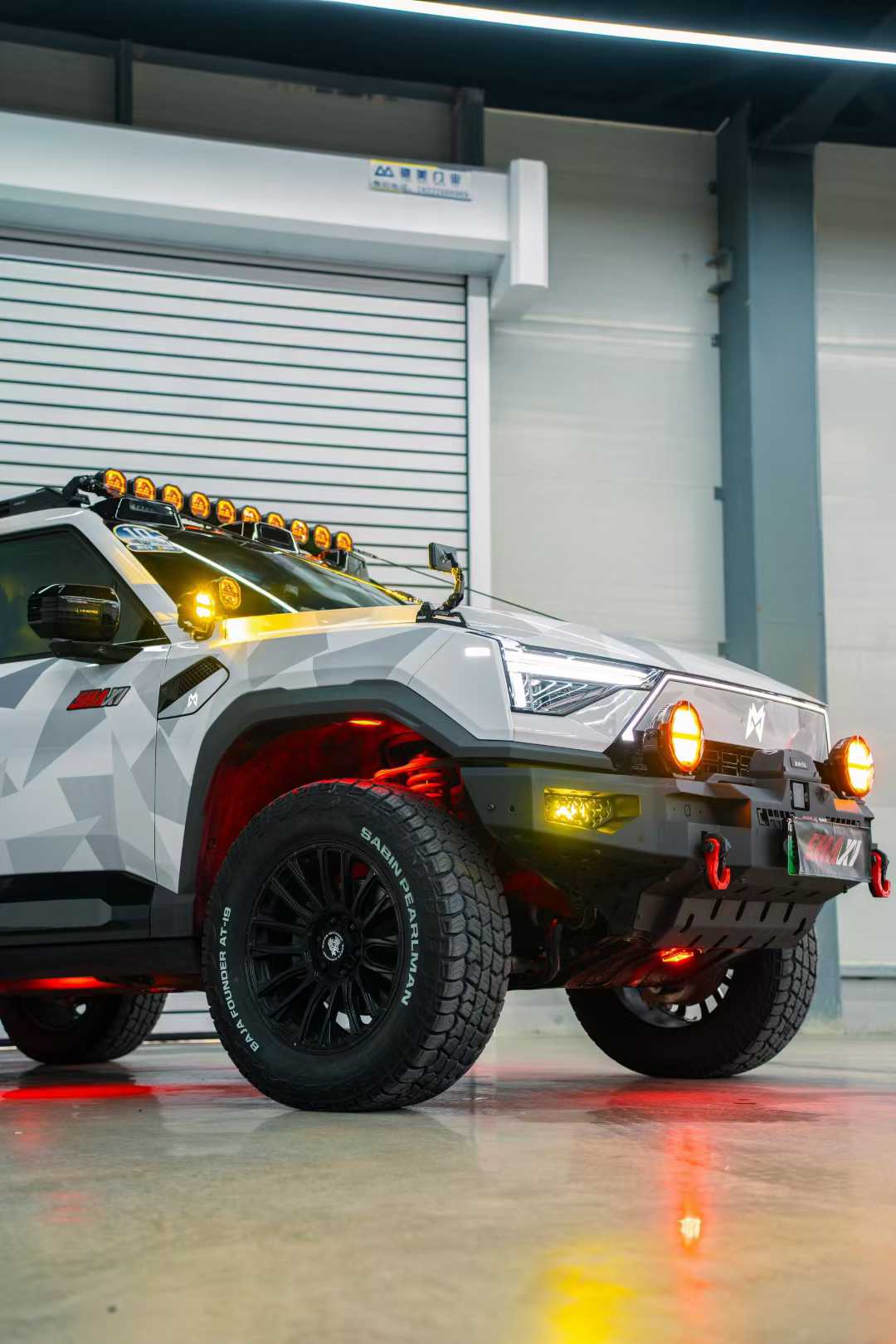 Dongfeng M-Hero M817 with SHAXI EVO73A suspension kit installed – photo 1