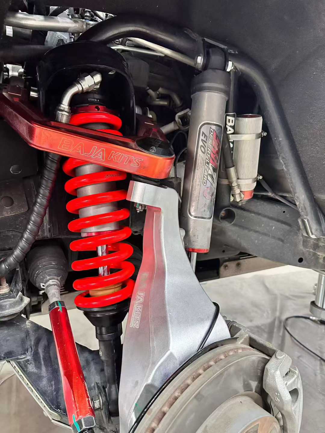 Ford Bronco with SHAXI E-Control suspension kit installed – photo 3