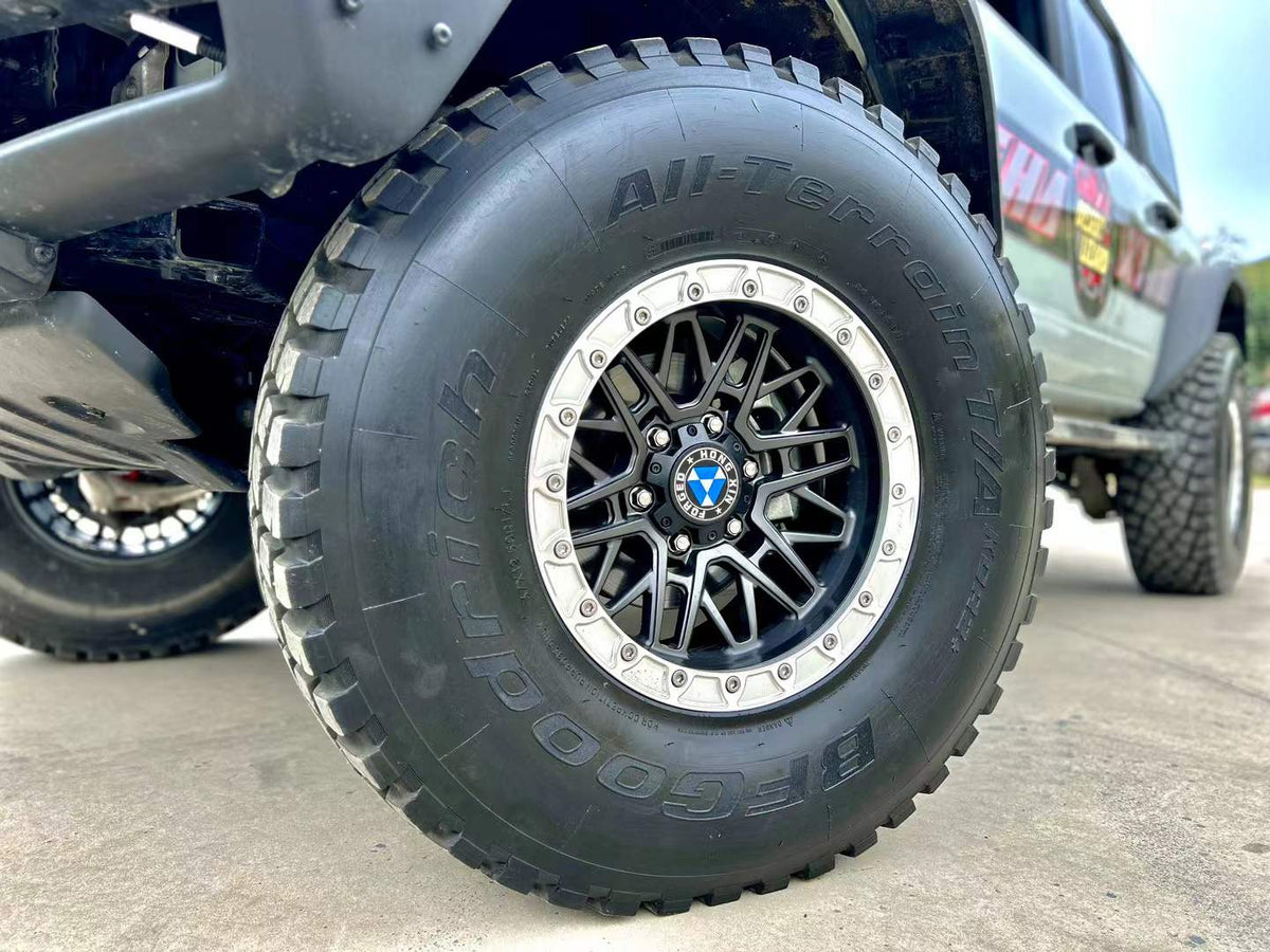 Ford Bronco with SHAXI EVO65 suspension kit installed – photo 3