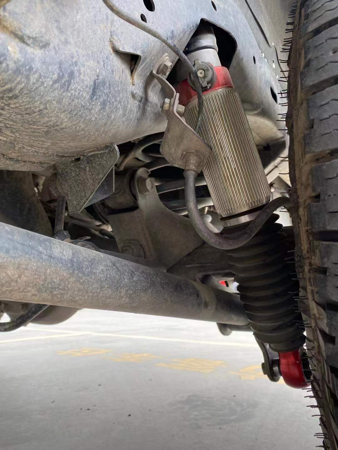 Ford Everest with SHAXI EVO73A suspension kit installed – photo 17