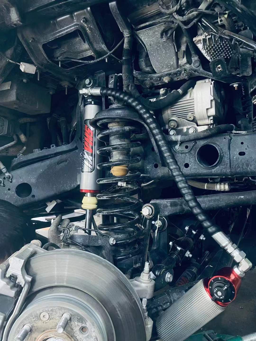 Jeep Wrangler JK with SHAXI EVO73A suspension kit installed – photo 3