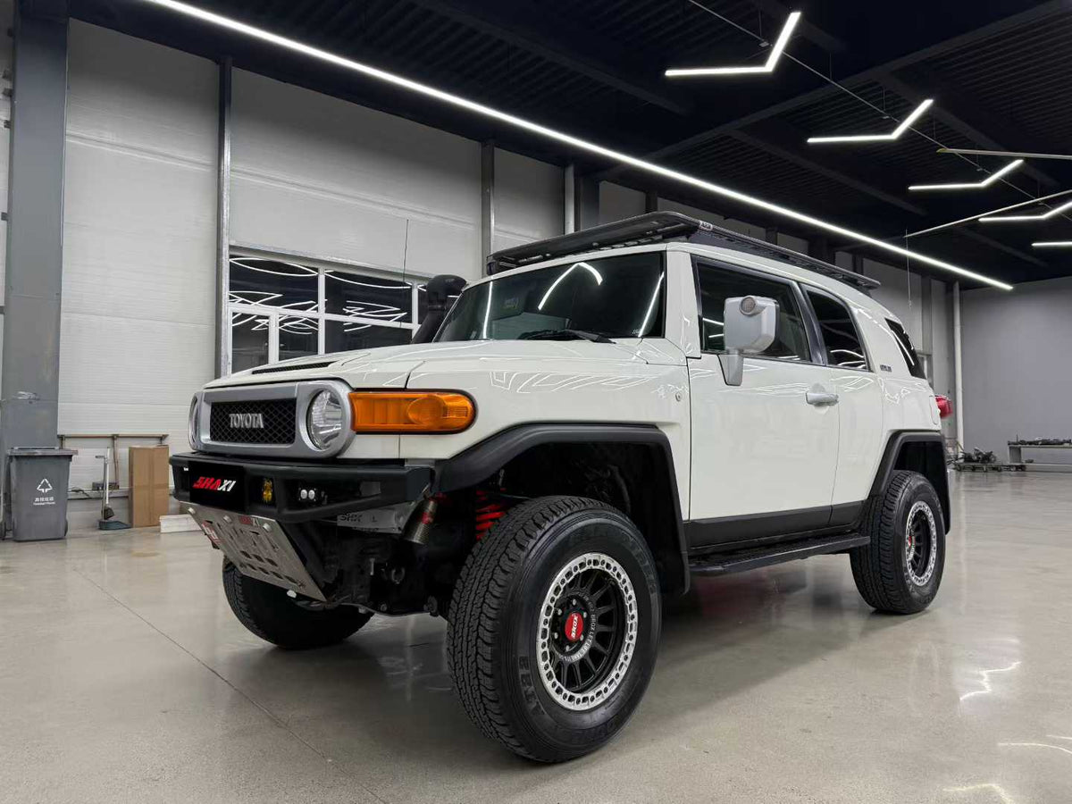 Toyota FJ Cruiser with SHAXI EVO73A suspension kit installed – photo 1