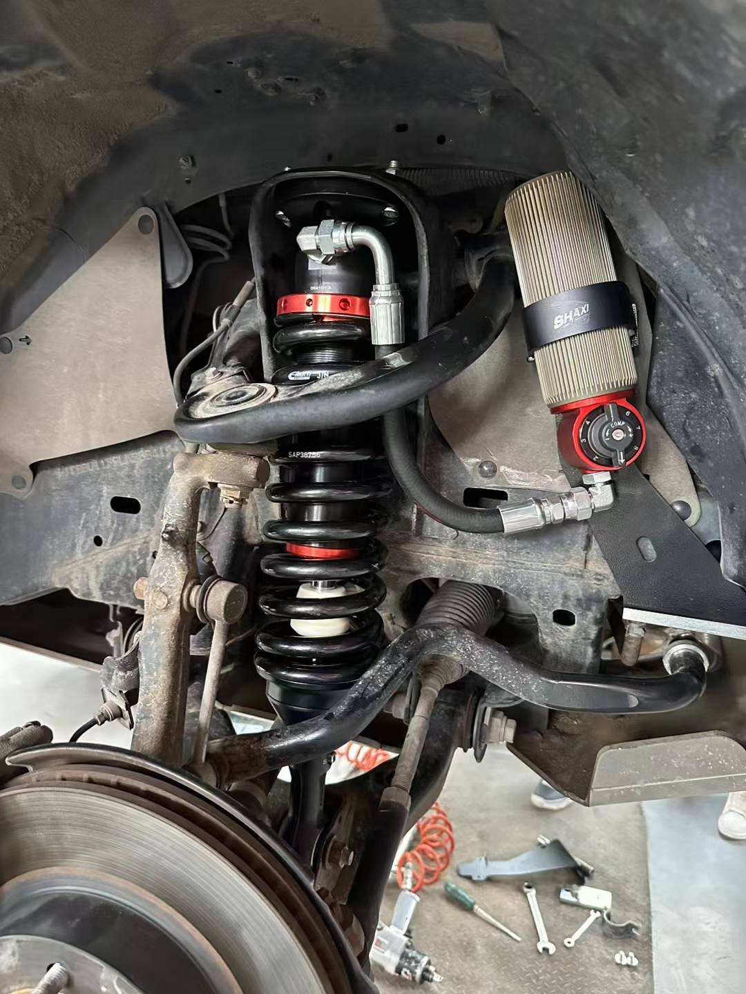 Toyota FJ Cruiser with SHAXI EVO73A suspension kit installed – photo 9